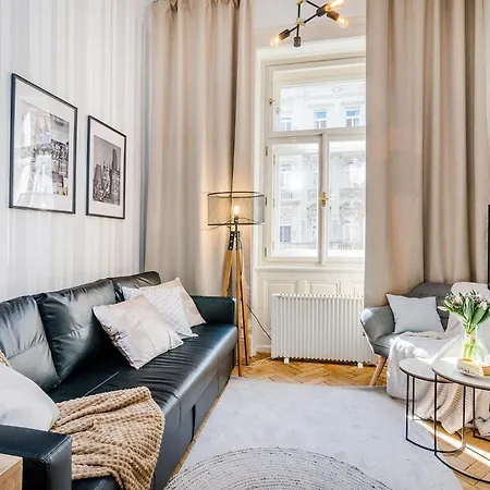 Charming By Michal&friends Apartament
